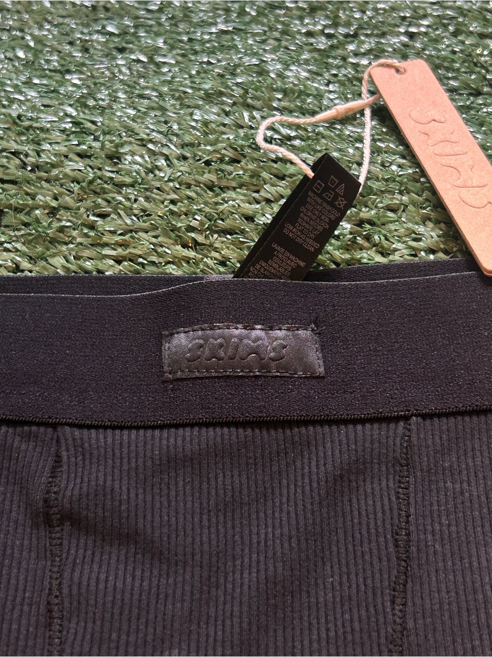 Skims Ribbed Short Sleeve Top and Shorts - Black - Picture 3 of 3